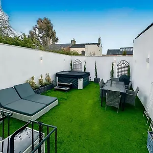 3-bed-townhouse-in-the-centre-of-cheltenham.cardiffhotelswales.com/